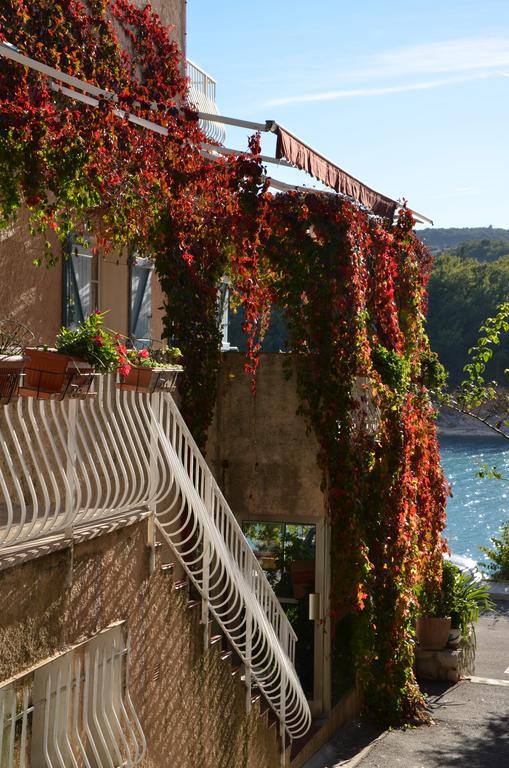 Auberge Du Lac Bauduen Exterior foto